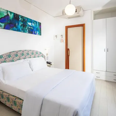 Alexander Hotel